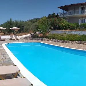 Διαμέρισμα Manolia, Τραπεζάκι
